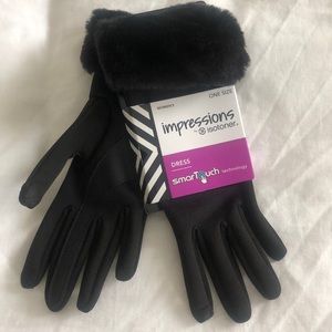 Women’s Faux Fur Touch Screen Winter Gloves- Black